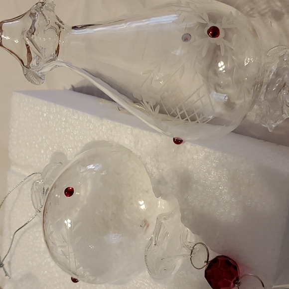 COPY - NWT, Crystal Etched,Small 3 Red Crystals around each. 1 globe,1 hurrica… - Picture 10 of 12